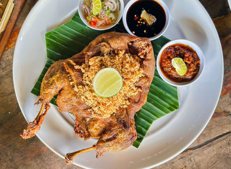 Try the Best Rendang in Tuban at Warung Mufu