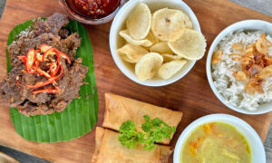 Try the Best Rendang in Tuban at Warung Mufu
