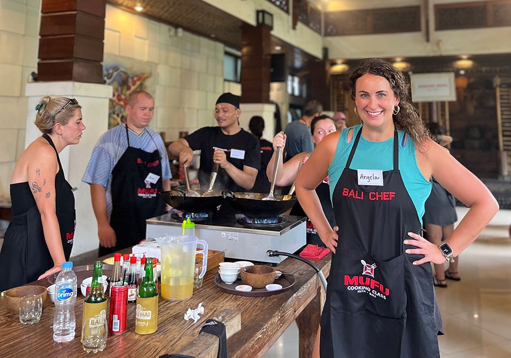 Cooking-class participants enjoying the Balinese meal they prepared at Warung Mufu