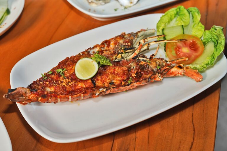 Fresh lobster in Kuta served at Warung Mufu
